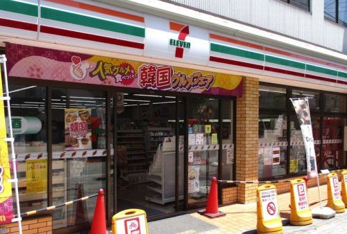 セブンイレブン 蕨東口1番街店の画像