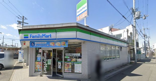 ファミリーマート 大阪金剛駅前店の画像