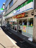 ファミリーマート 椎名町駅前店の画像