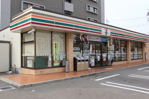  セブン-イレブン 神戸西神南駅前店の画像