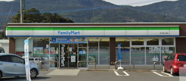 ファミリーマート 伊万里二里店の画像