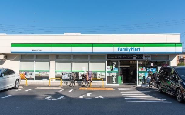 ファミリーマート 南篠崎町四丁目店の画像