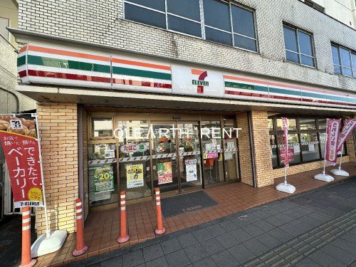 セブンイレブン 横浜上反町店の画像