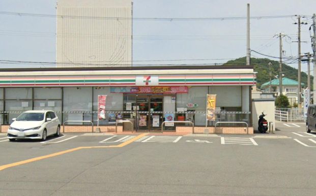 セブンイレブン 姫路上余部店の画像