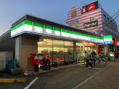 ファミリーマート 練馬高野台店の画像