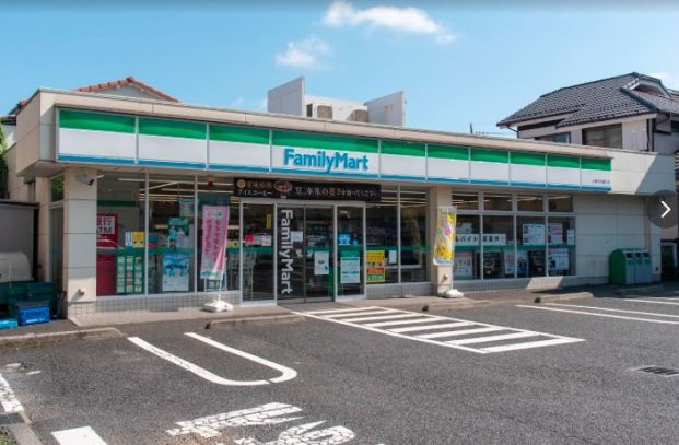 ファミリーマート 大泉目白通り店の画像