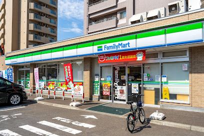 ファミリーマート 札幌北20条西5丁目店の画像