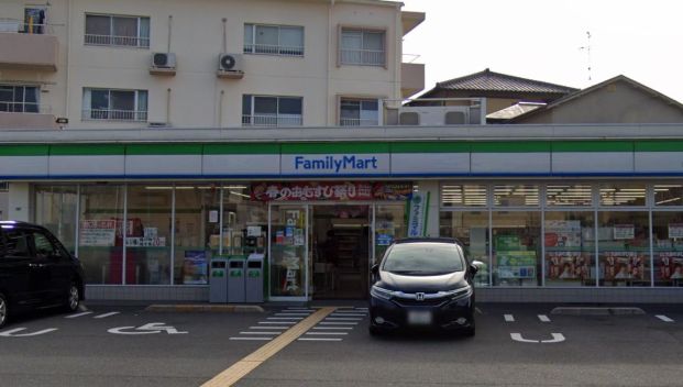 ファミリーマート 豊中岡町北店の画像