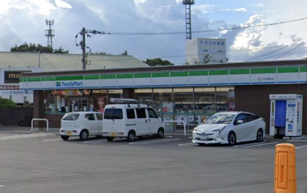 ファミリーマート 八女新代店の画像