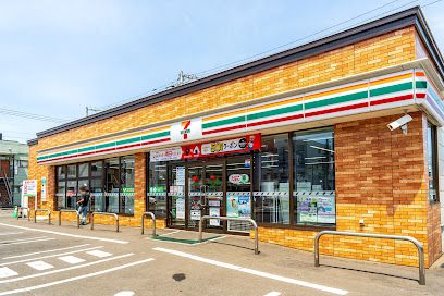 セブンイレブン 札幌北18条東15丁目店の画像