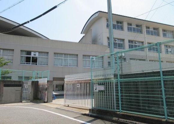 神戸市立丸山中学校の画像