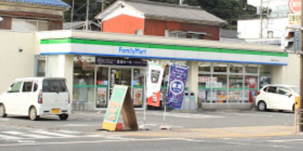 ファミリーマート 横須賀三春町店の画像