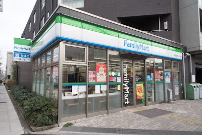 ファミリーマート 世田谷下馬一丁目店の画像