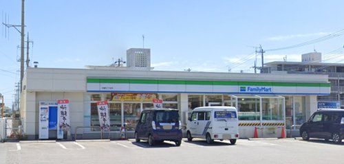 ファミリーマート　泡瀬三丁目店の画像