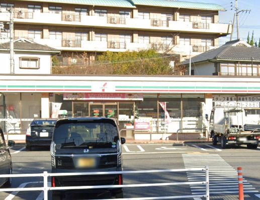 セブンイレブン 生駒北田原町店の画像