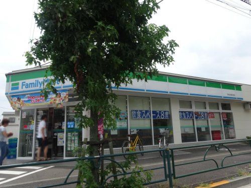 ファミリーマート 世田谷喜多見店の画像