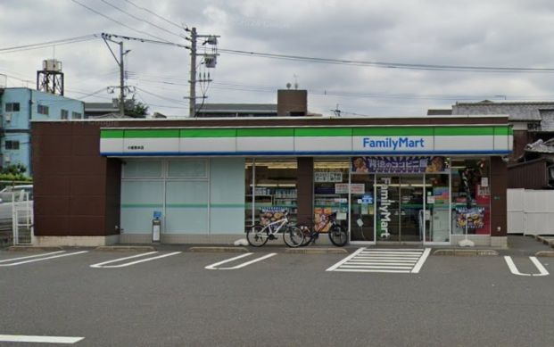 ファミリーマート 小倉熊本店の画像