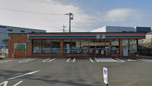 セブンイレブン 八幡則松3丁目店の画像