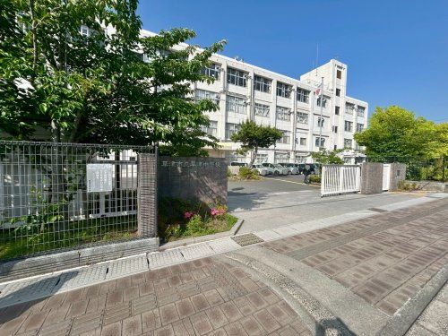 草津市立草津中学校の画像