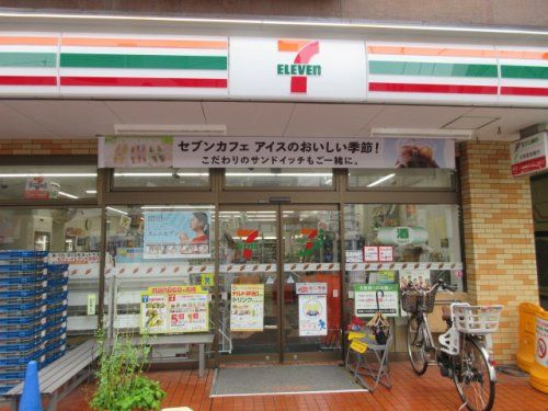 セブンイレブン足立青井駅前店の画像