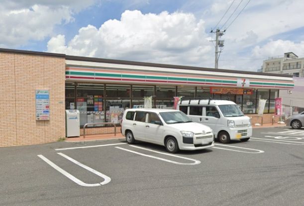 セブンイレブン 小倉附属小前店の画像